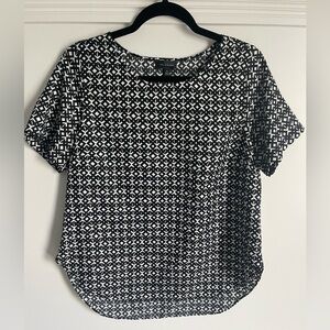 The Limited Monochrome Patterned Blouse